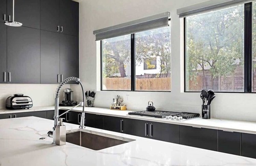 Galindo Casa | Triangles - Modern Luxury 5BR Villa, Downtown, Pool, Hot Tub, Sauna, Concierge