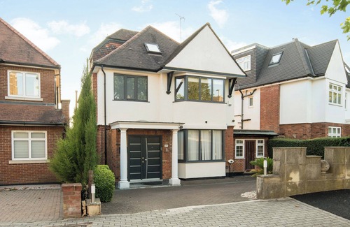 Golders Green Casa | Modern 6-Bed House