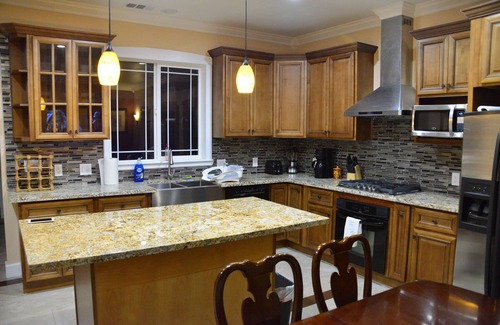 San Jose Casa | Modern 6-bedroom 4 bath in San Jose with AC, fitness room