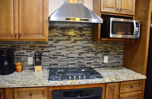 San Jose Casa | Modern 6-bedroom 4 bath in San Jose with AC, fitness room