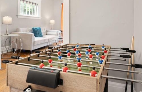Southside Casa | Modern 6BR Near Syracuse U, Destiny & Zoo Sleeps 18