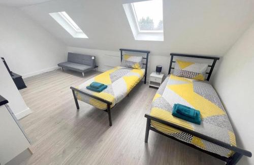 Ravensbury Casa | Modern 8 bedroom House in South London