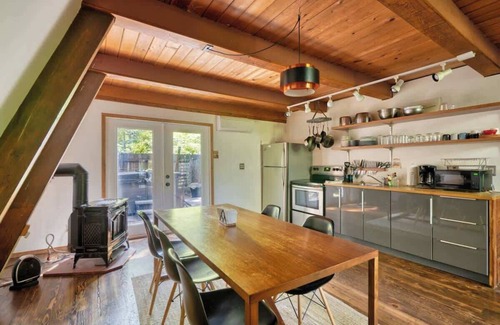 Mount Hood Village Cabina | Modern A-Frame Hot Tub Forest Escape