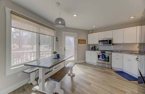 Leesville Casa | ✰ Modern A-Frame Lake House ✰ 4BR on Waterfront