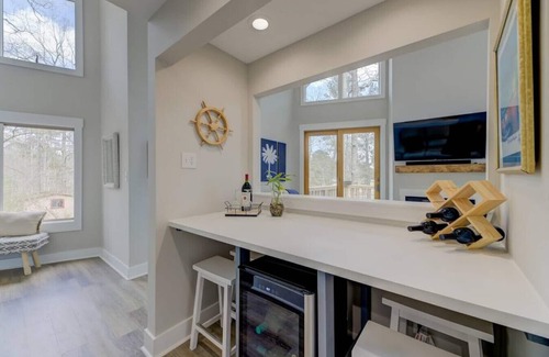 Leesville Casa | ✰ Modern A-Frame Lake House ✰ 4BR on Waterfront