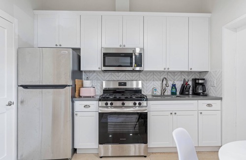 Harbor Gateway North Casa | Modern ADU in Gardena – Perfect for Relaxing Stays