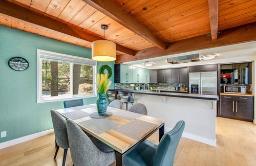 Lake Arrowhead Casa | Modern alpine escape with two decks, grill, private sauna, fireplace