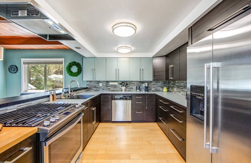 Lake Arrowhead Casa | Modern alpine escape with two decks, grill, private sauna, fireplace