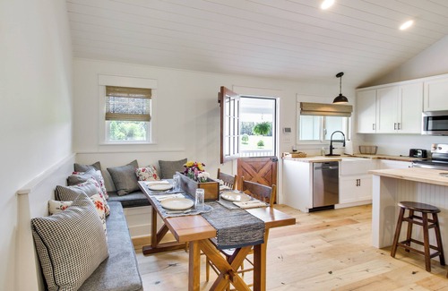 Altavista Casa | Modern Altavista Farmhouse w/ Countryside Views
