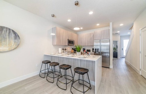 Four Corners Villa | Modern Ambiance Villa Perfect For 6 Guests