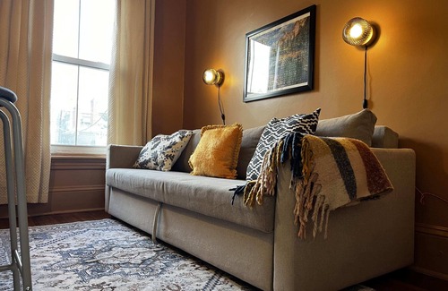 South End Apartamento | Modern Amenities, Historic Charm, 4-Bdrm Retreat