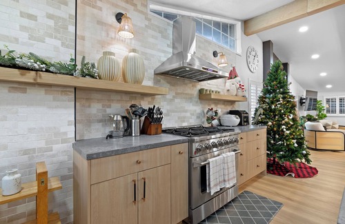 Southwest Anaheim Villa | Modern Anaheim Villas Stay- 3 Miles to Disney & Family Fun