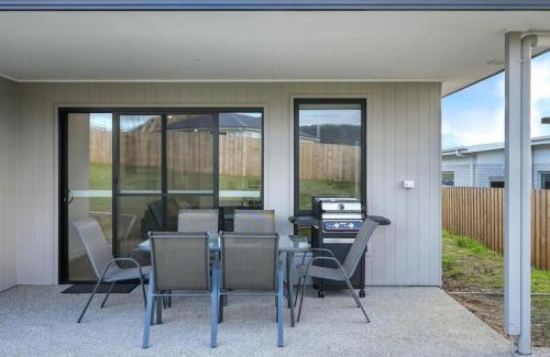 Old Beach Casa | Modern and Accessible, Old Beach