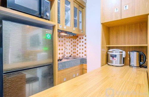 Depok Apartamento | Modern and Comfort 2BR Transpark Cibubur Apartment By Travelio