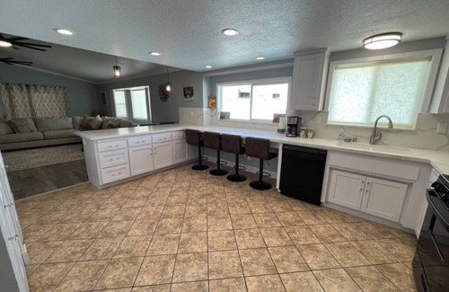 Victorville Casa | Modern and comfortable five-bedroom home.