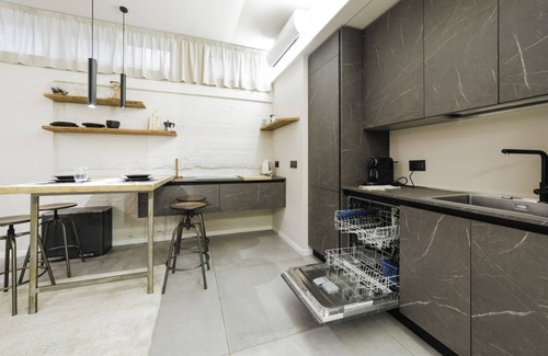 Bullona Apartamento | Modern and cozy 56 sqm apartment, ideal for 2 people, located on the -1 floor of a building (NO lift) in "Bullona" area. The property is located in a strategic area, just a few minutes on foot from “Gerusalemme” and “Domodossola” underground stop