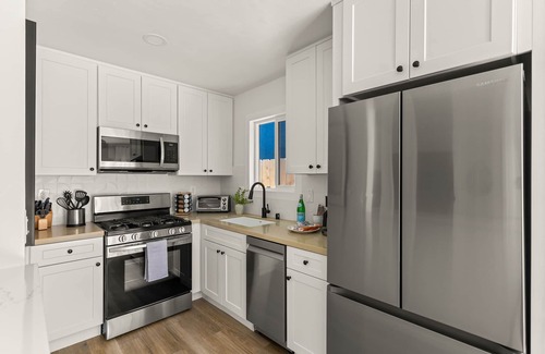 Crown Point Casa | Modern and Cozy in PB with Patio and Firepit