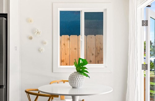 Crown Point Casa | Modern and Cozy in PB with Patio and Firepit