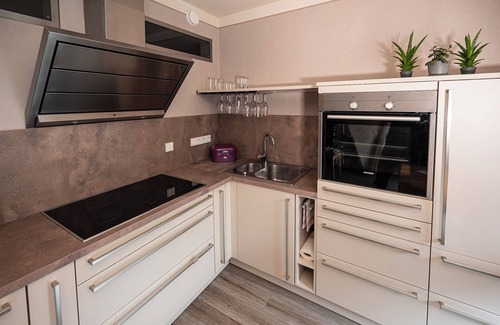 Plau am See Apartamento | Modern and cozy vacation apartment in the Stietz-Villa. Pet friendly