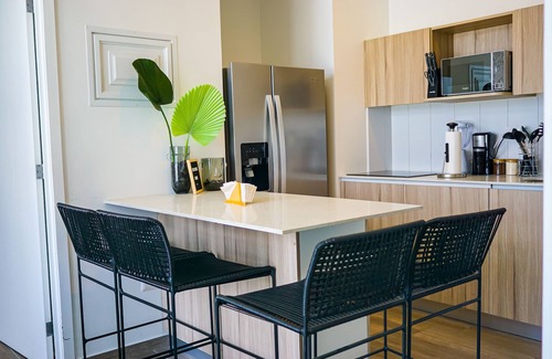 Zona 13 Apartamento | Moderno y Céntrico con vista al Aeropuerto