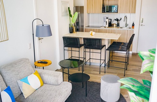 Zona 13 Apartamento | Moderno y Céntrico con vista al Aeropuerto