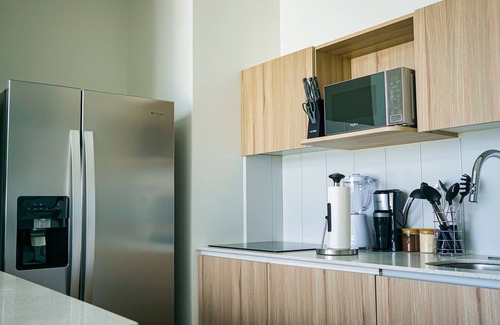 Zona 13 Apartamento | Moderno y Céntrico con vista al Aeropuerto