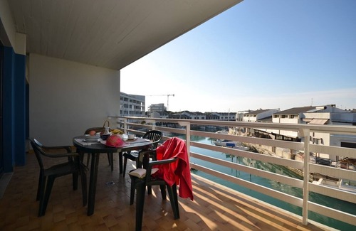 Lignano Sabbiadoro Apartamento | Estancia moderna y encantadora cerca de la playa.