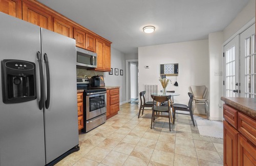 Glencliff Casa | Modern and Musical 1950s Ranch-Sleeps 5