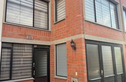 Paipa Casa | Casa moderna y tranquila en Paipa, cerca de termales y puntos turísticos.
