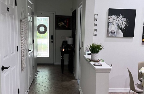 Oviedo Casa | Modern and refreshing recently renovated home and relaxing atmosphere