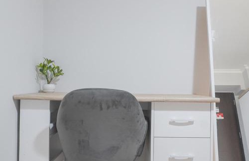 Kebagusan Apartamento | Modern and Restful Studio at Kebagusan City Apartment By Travelio