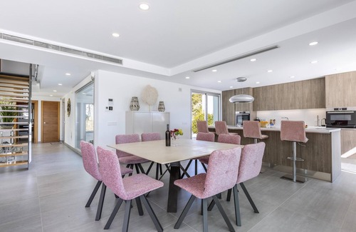 La Sabatera Villa | Villa moderna y romántica en Moraira, Costa Blanca, España con piscina privada para 6 personas