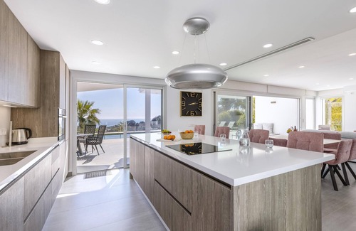 La Sabatera Villa | Villa moderna y romántica en Moraira, Costa Blanca, España con piscina privada para 6 personas
