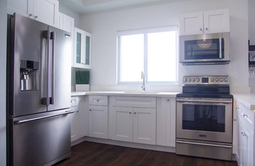 New Kingston Apartamento | Modern and Serene: 1 Bedroom Condo in the City
