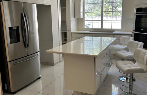 Bosques de las Lomas Casa | Modern and Spacious room with balcony