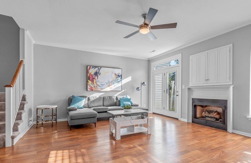 Virginia Beach Casa | Modern and Spacious Townhouse,offers comfort, and a touch of coastal living.