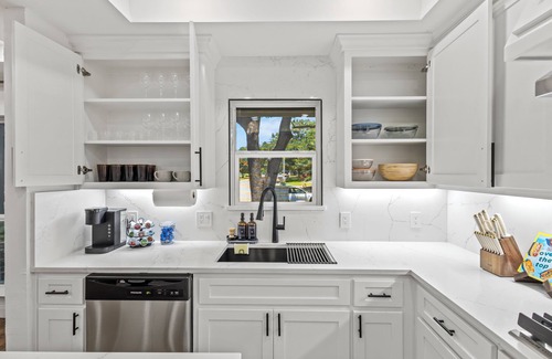 Lake Highlands Casa | Modern and Spacious - 4 Bedroom, 3.5 Bath, PLUS Office in Dallas