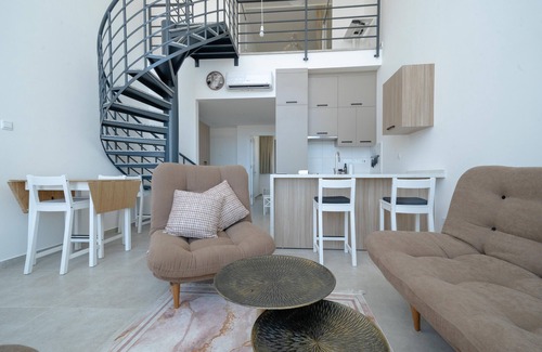 Esentepe Apartamento | Apartamento moderno y espacioso con hermosa azotea y vista al mar.