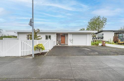 Haaleiti Casa | Modern and Spacious house in Langagerði, Reykjavik - Birta Rentals