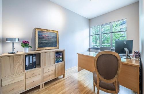 Haaleiti Casa | Modern and Spacious house in Langagerði, Reykjavik - Birta Rentals
