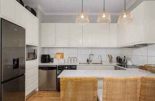 Green Point Apartamento | Modern and Spacious Apartment | Balcony | Pool