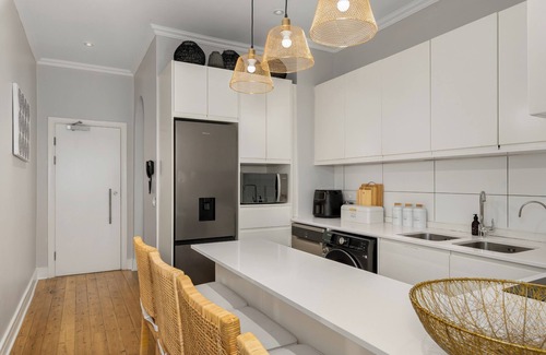 Green Point Apartamento | Modern and Spacious Apartment | Balcony | Pool
