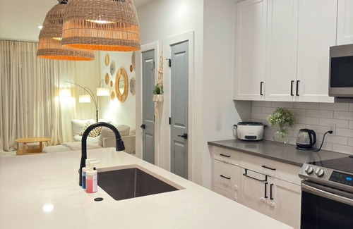 Lake Hart Apartamento | Modern and Stylish 1-bedroom + Den in beautiful Orlando