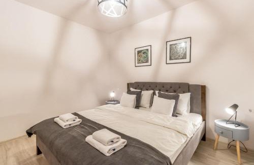 Old Town Apartamento | Modern and Stylish Apartment w Terrace