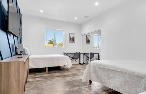 Montebello Casa | Modern and stylish home near LA & OC