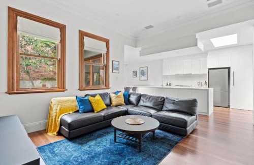Annandale Casa | Modern Annandale Home