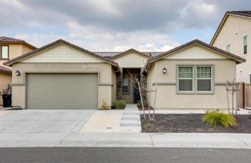 Antelope Casa | Modern Antelope Home 14 Mi to Downtown Sacramento