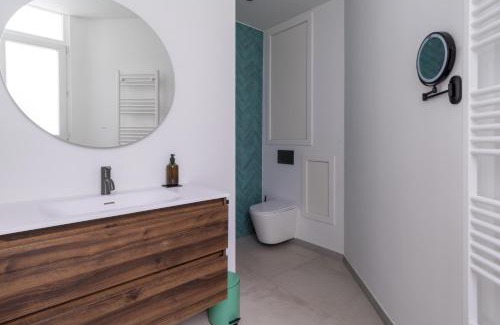Amandus - Atheneum Apartamento | Modern Antwerp Getaway App - Heart d Anvers