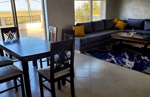 Oulad Aissa Apartamento | Modern apart with breathtaking views of the water 2