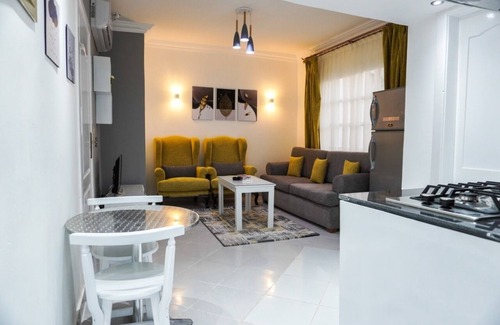 El Hadaba Apartamento | Modern Apartment with swimming pool